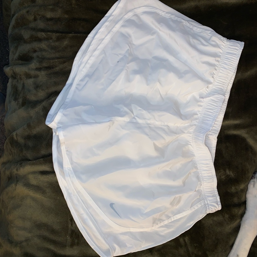 Women’s XL white Nike shorts